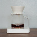 خادم زجاجي لشهر أبريل